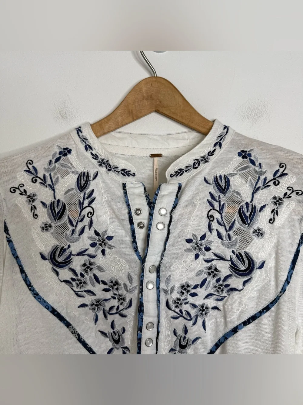 Free People Sundance Kid Henley Floral Embroidered Blouse Pearl Snap S Western